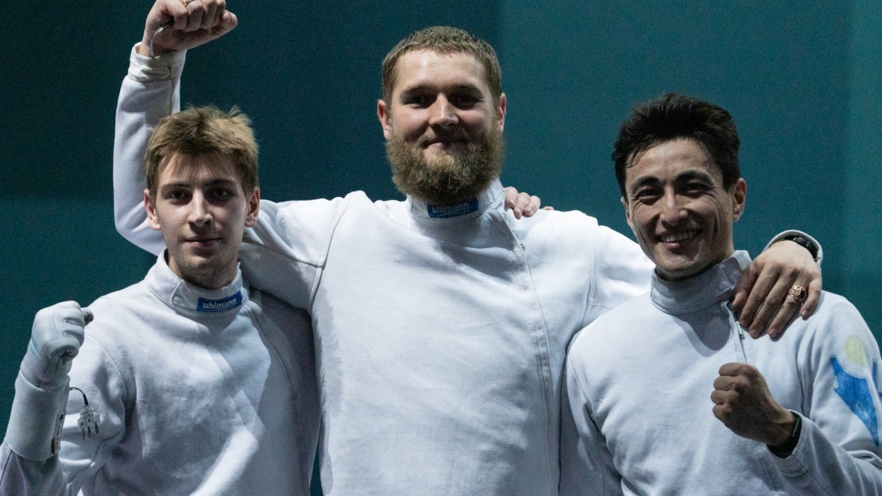 Казахстанские фехтовальщики стали командными чемпионами Исламиады