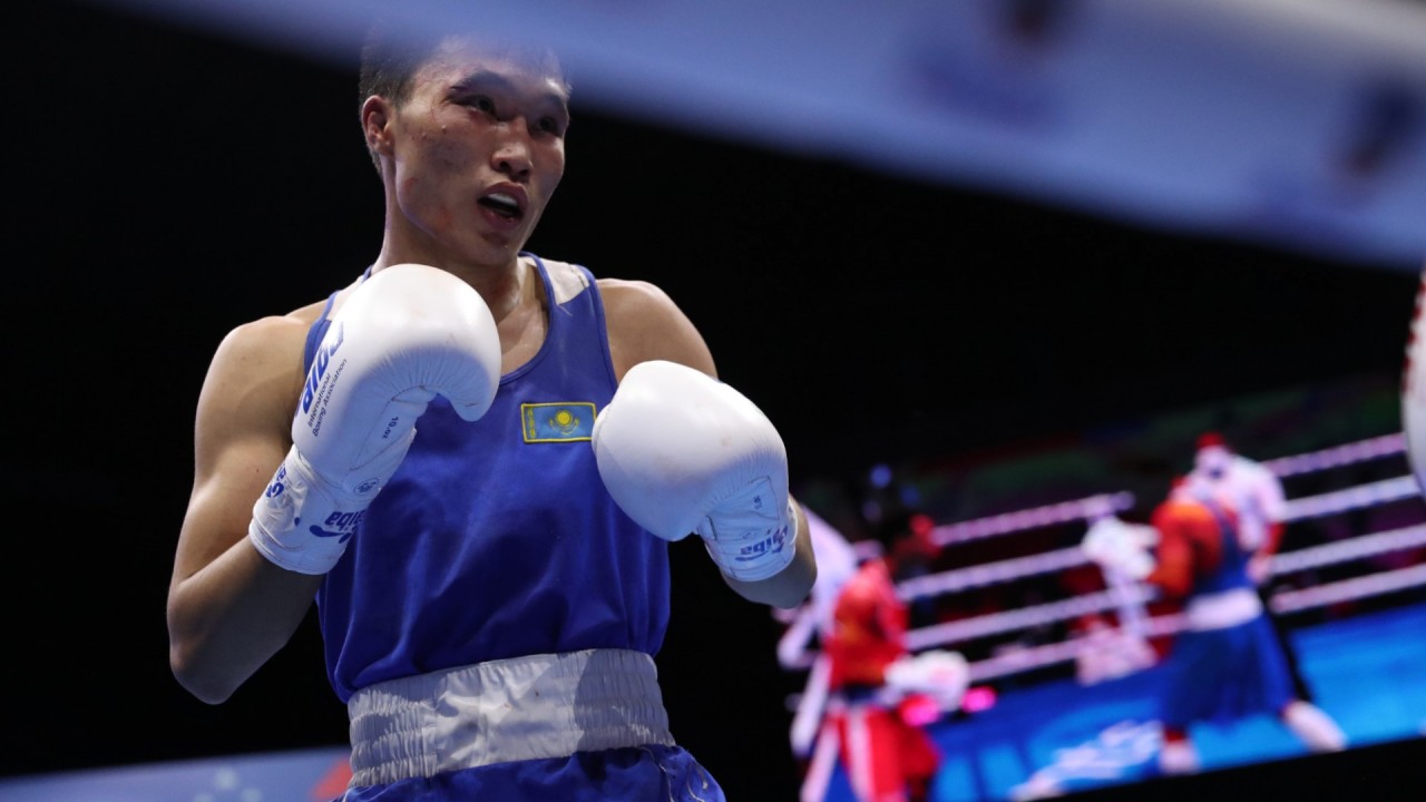 Олимпийский чемпион из Узбекистана не пустил казахстанца в полуфинал ЧМ по боксу