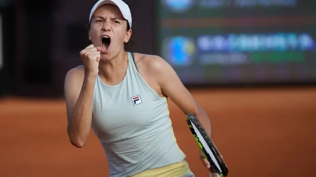 Данилина вышла в третий подряд финал в парах