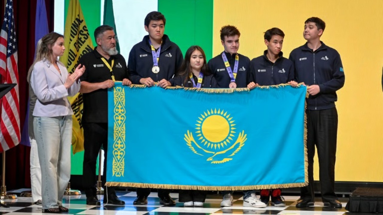 Команда из Алматы завоевала серебро на чемпионате мира по шахматам