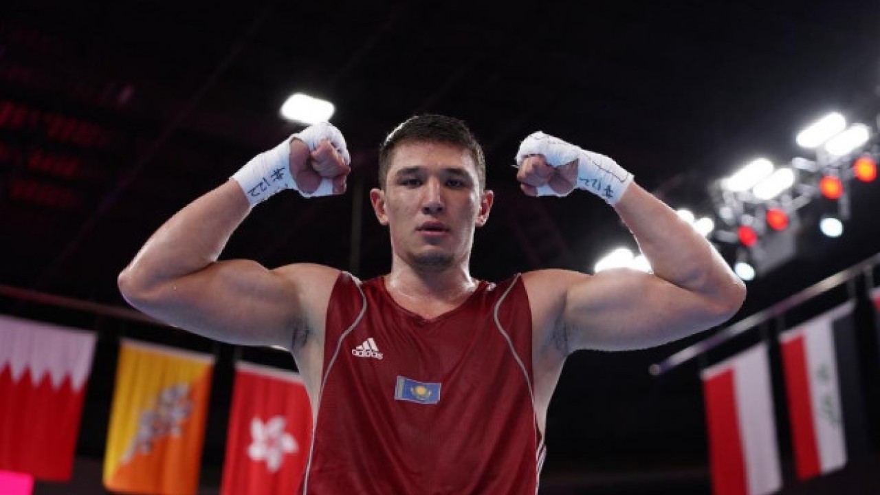 Тогамбай выиграл первый бой на ЧМ от World Boxing