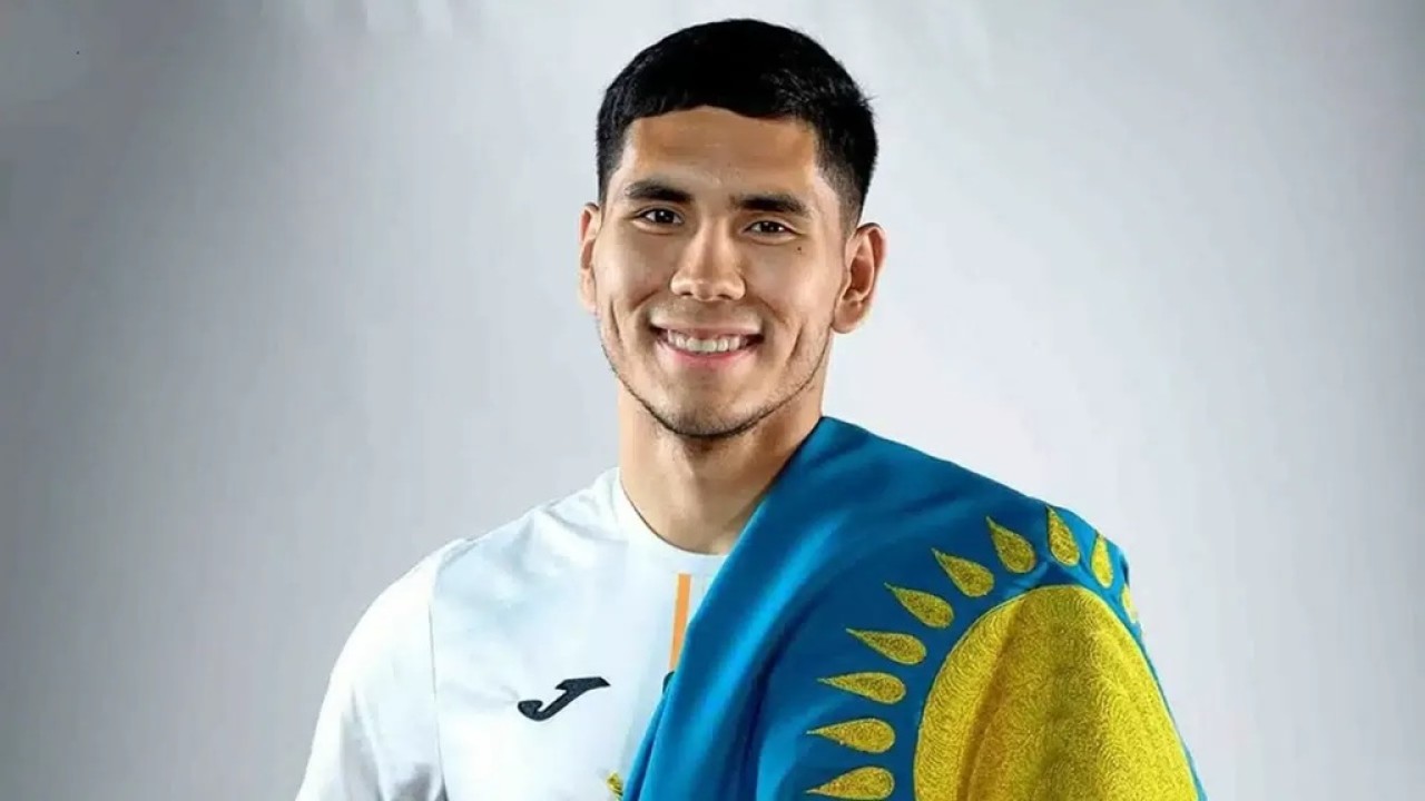 Темирлан Анарбеков продлил контракт с "Кайратом"