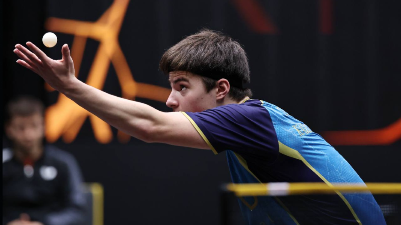 Алан Курмангалиев начал WTT China Youth Smash с разгромной победы