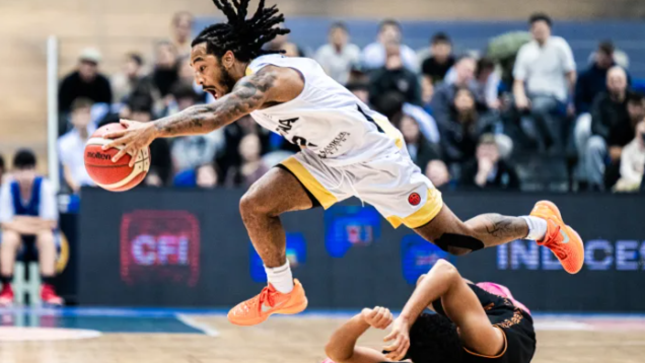 "Астана" стала единоличным лидером регулярки WASL