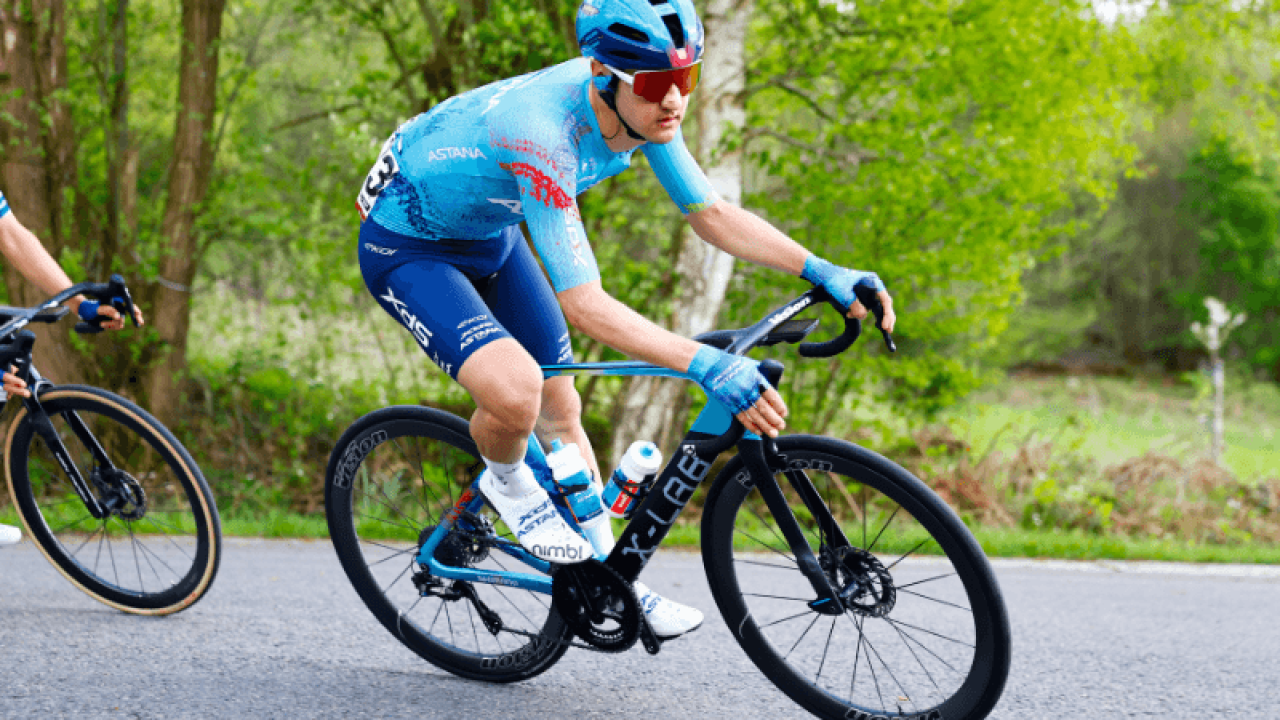 Гонщик XDS Astana Team стал третьим на этапе Тур де л’Эн