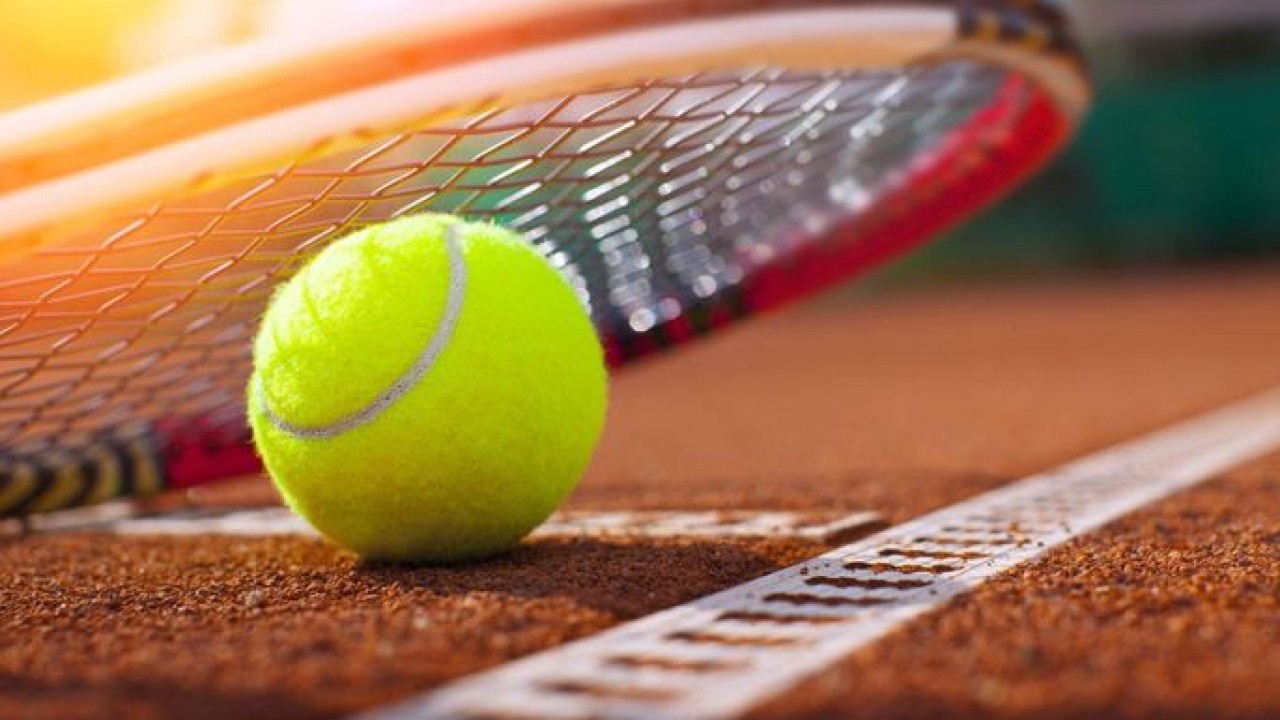 Жиенбаева и Арыстанбекова выиграли одиночки World Tennis